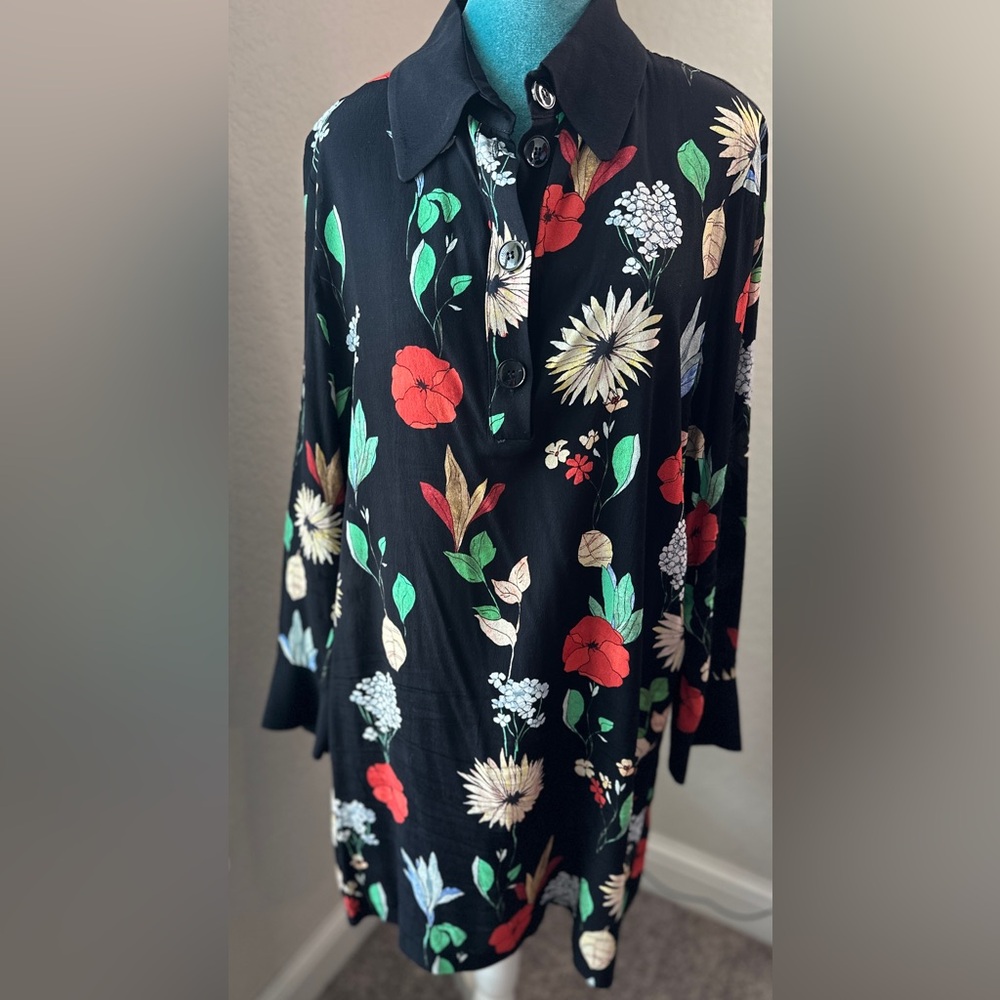 Zara Floral Long Sleeve Dress with 4 Button Accent     Size L